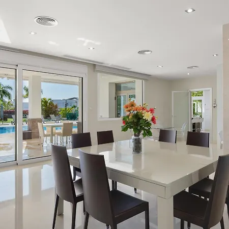 فيلة Karat Oasis Del Duque أذيخي