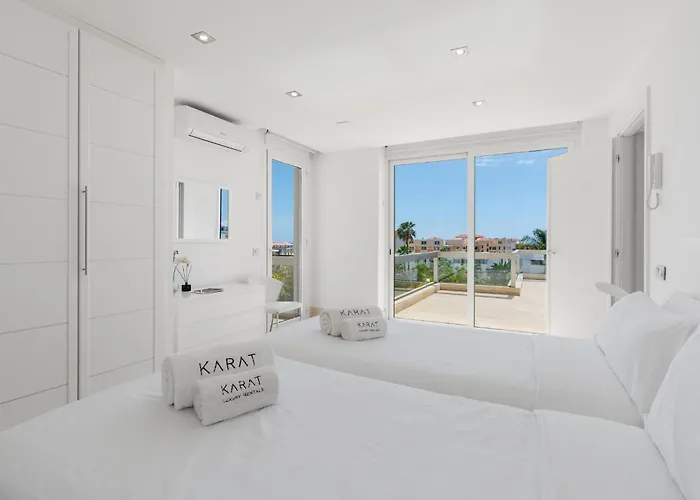 Karat Oasis Del Duque 别墅